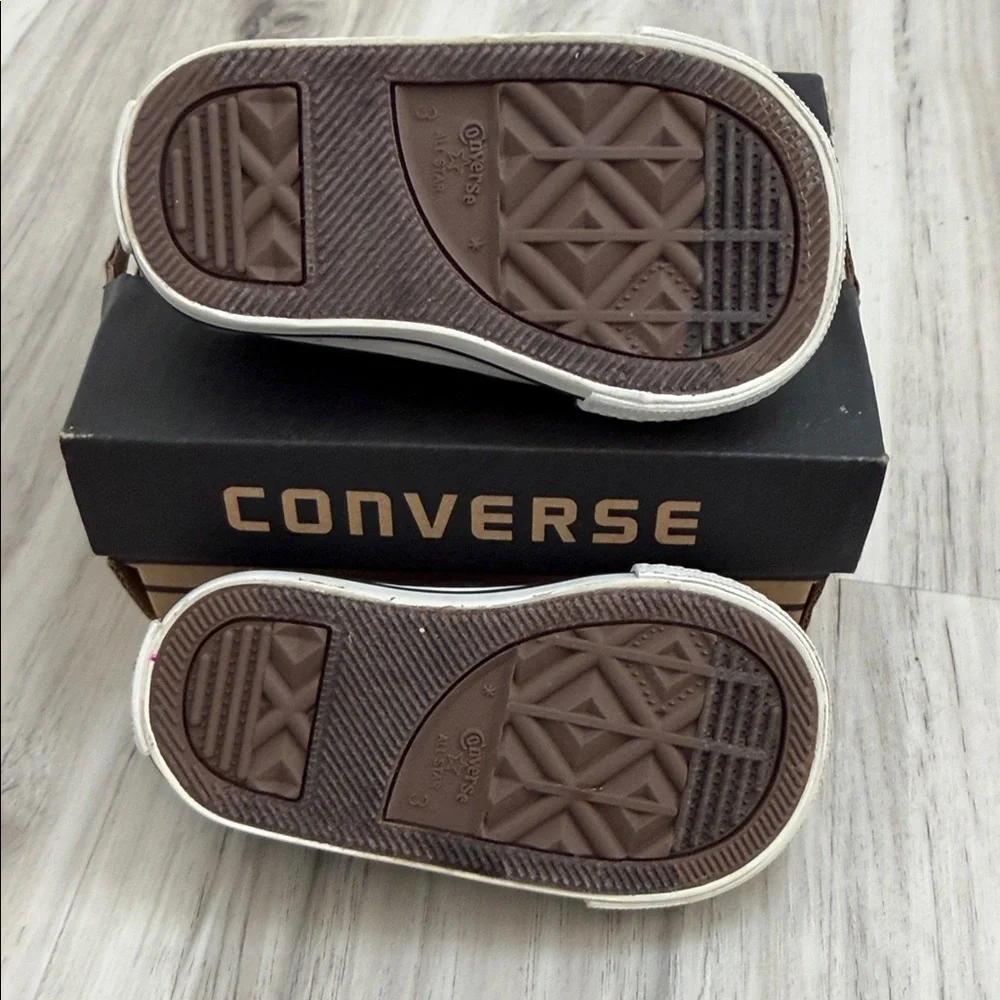 Converse Girls Sparkly Black and White sneakers size 3